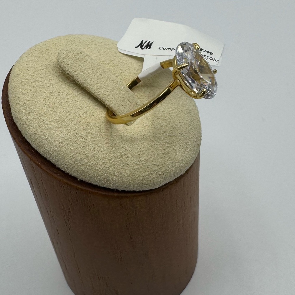 18k 3ct Oval Brilliant Cut Ring - Picture 9 of 12